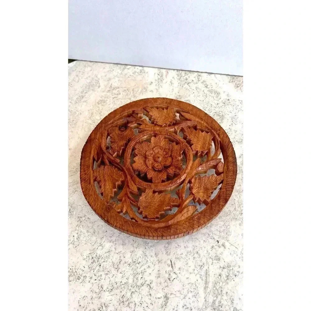 Vintage Brown Footed Elegant Round‎ Hot Pot Holder Carved Wooden Trivet
